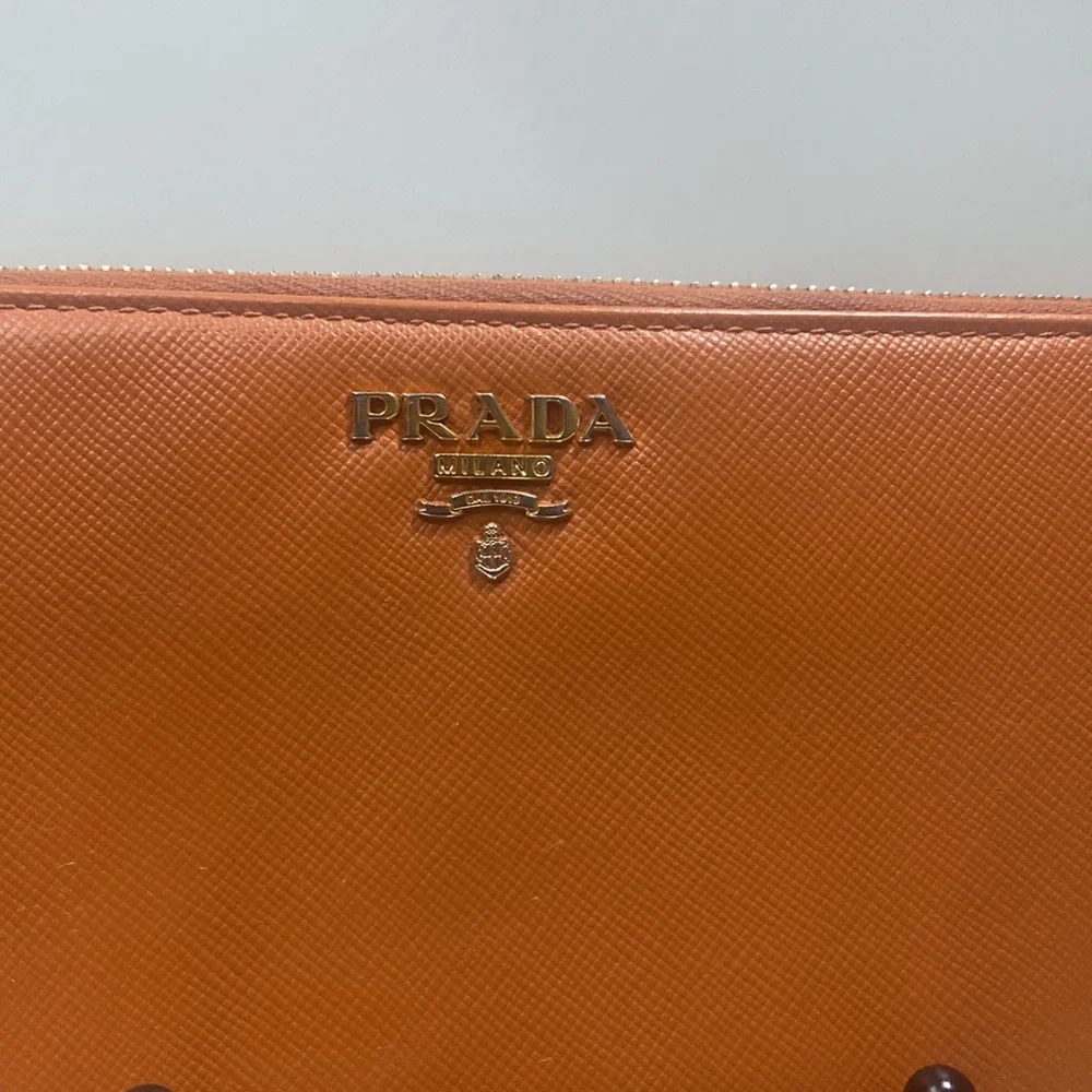 PRADA MilANO WALLET ORANGE (EUC)🧡🤎 with box/paper - Picture 5 of 15